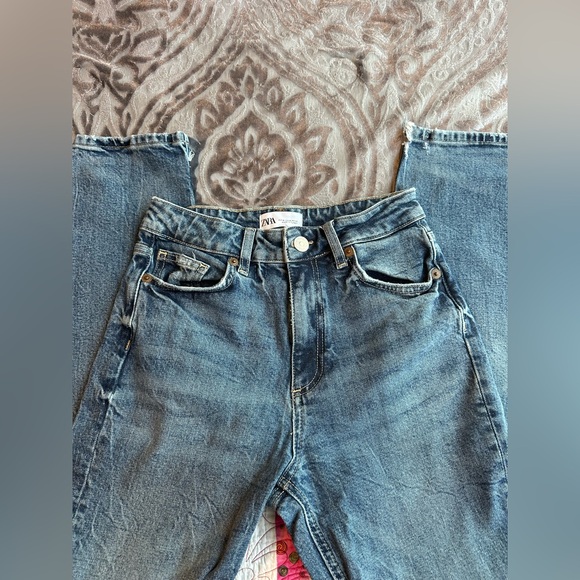 Zara Ripped Jeans - Picture 1 of 4